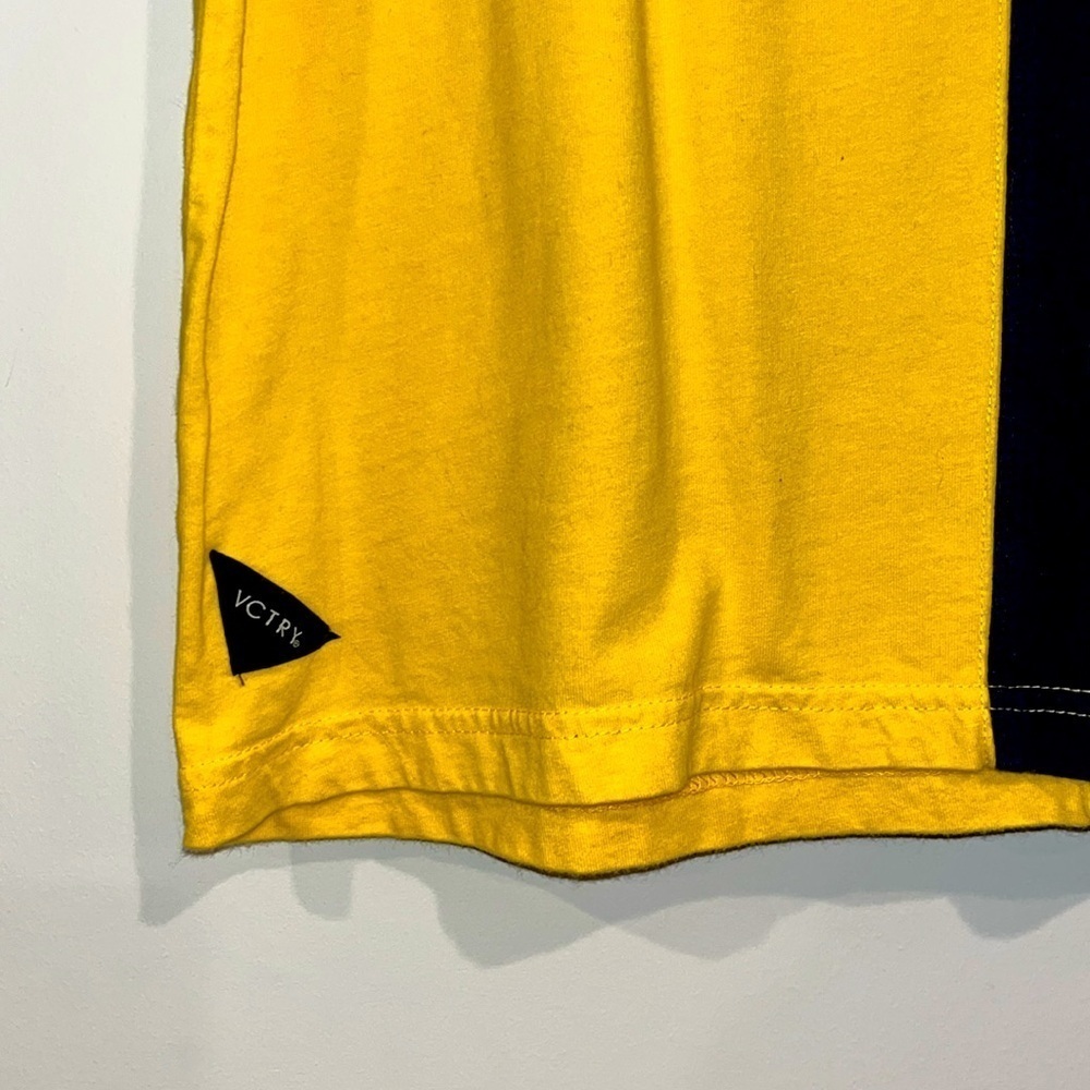 10.DEEP Split Sail Tee VCTRY SPORT Short Sleeve Like New Yellow Navy Cotton - Picture 3 of 5